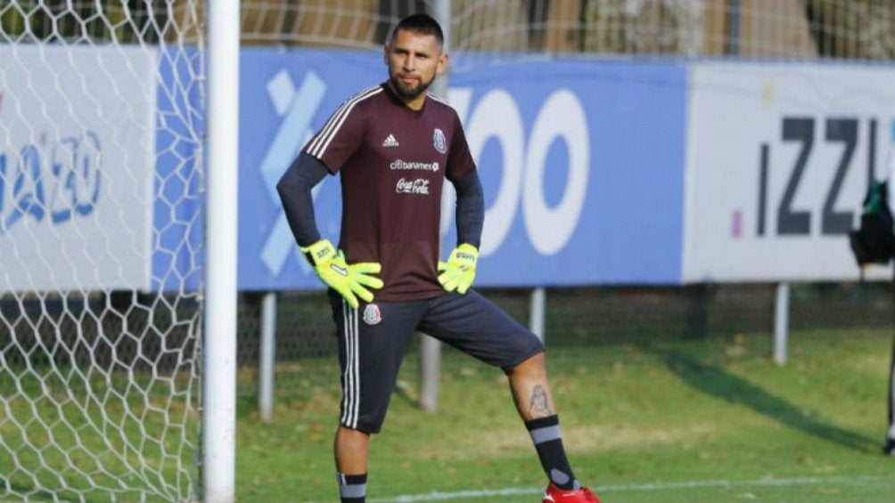 Jonathan Orozco durante un entrenamiento con el Tri