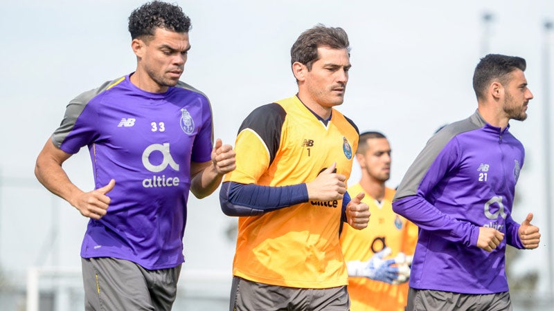 Pepe y Casillas trotan durante un entrenamiento del Porto 