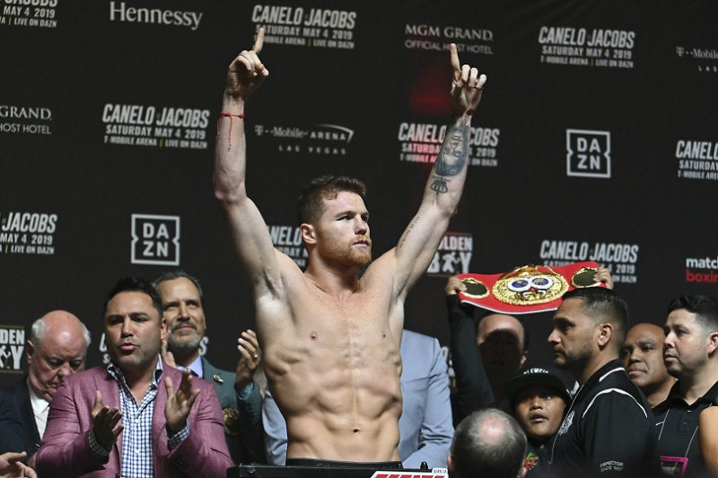 Canelo Álvarez durante el pesaje de la pelea con Daniel Jacobs