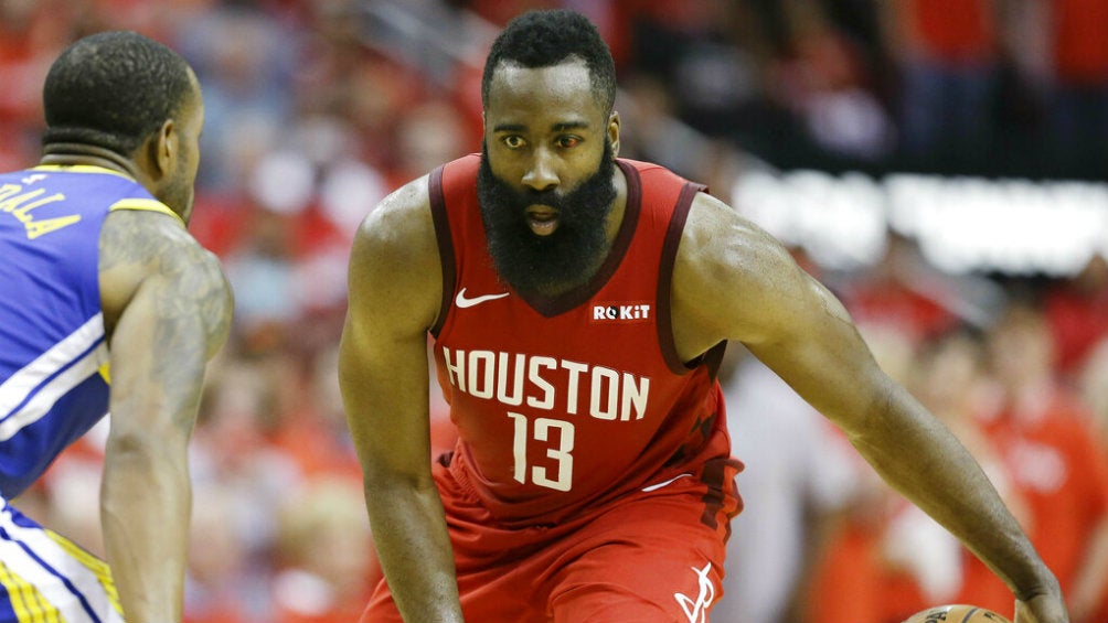 Harden, durante encuentro frente a Warriors 