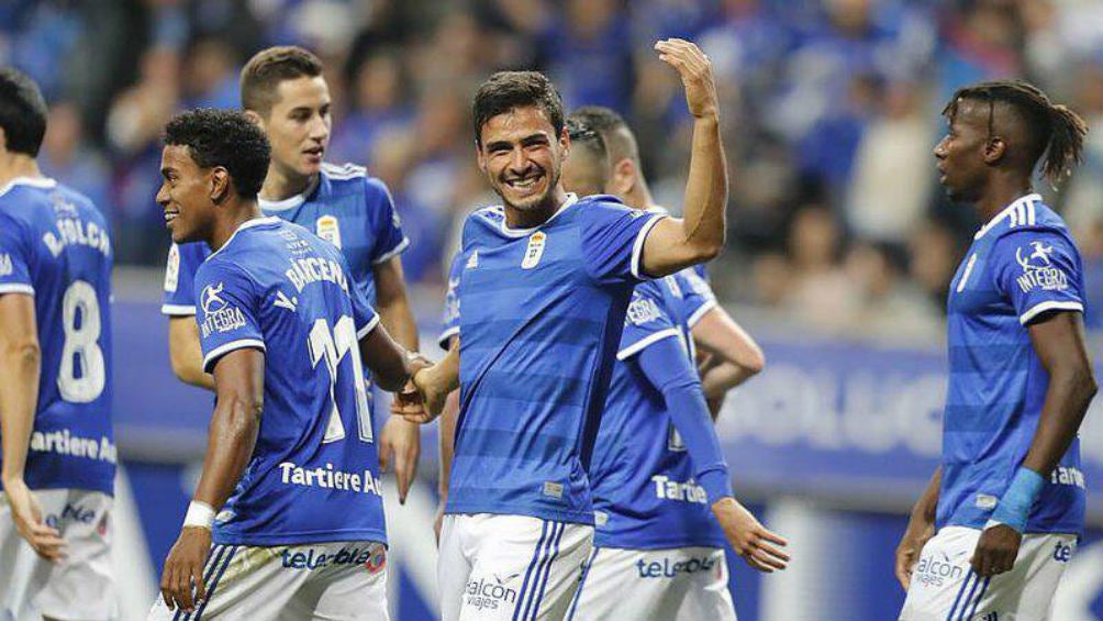 Oswaldo Alanís con el Real Oviedo