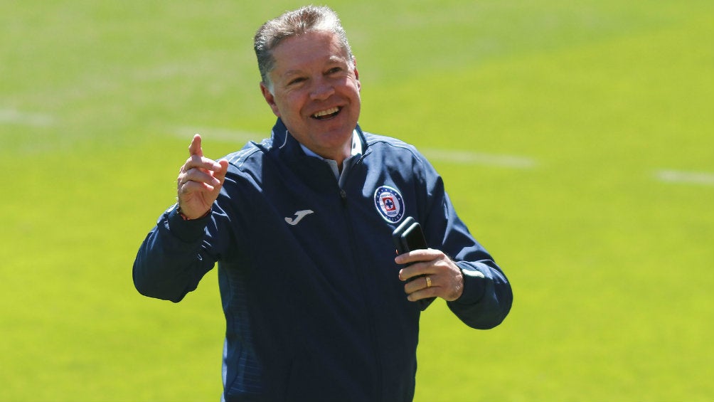 Ricardo Peláez durante un entrenamiento de Cruz Azul