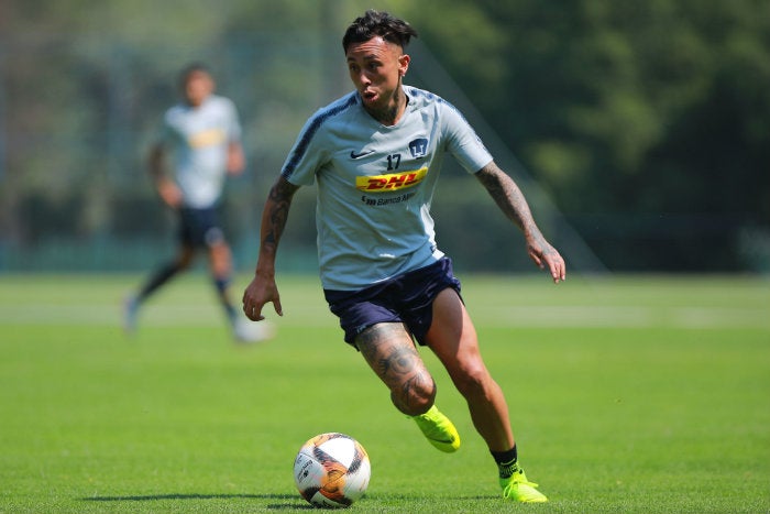 Rodríguez en entrenamiento con Pumas 