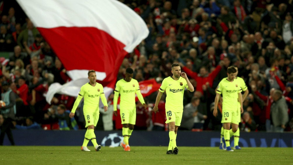 Jugadores del Barcelona salen cabizbajos tras derrota vs Liverpool 