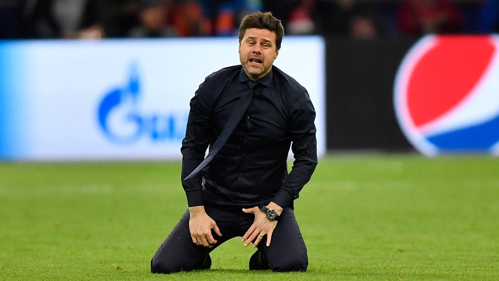 Pochettino, llorando en el césped del Johan Cruyff Arena