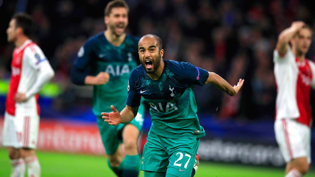 Lucas Moura festeja gol ante el Ajax en las Semis de Champions