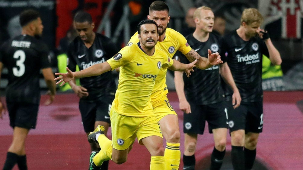 Pedro festeja un gol ante el Frankfurt