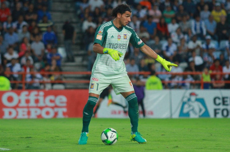 Nahuel Guzmán, durante el duelo contra Pachuca