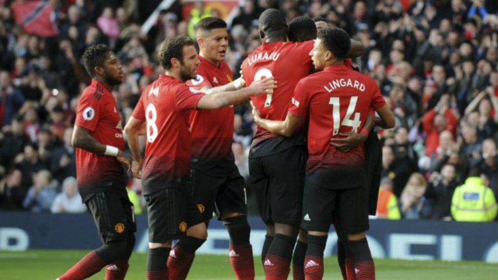 Manchester United celebra victoria en la Premier League 