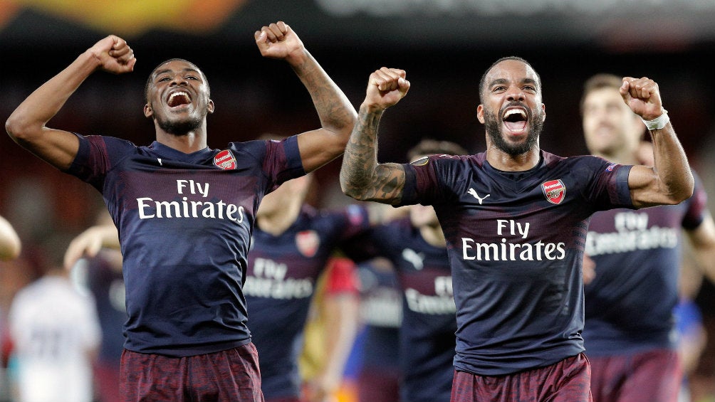 Jugadores del Arsenal celebran su pase a la Final de Europa League