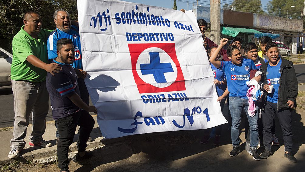 Afición de Cruz Azul previo a un partido 