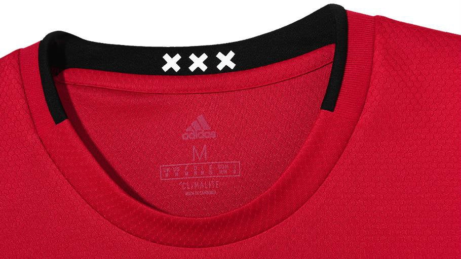 Cuello de la nueva playera del Ajax 