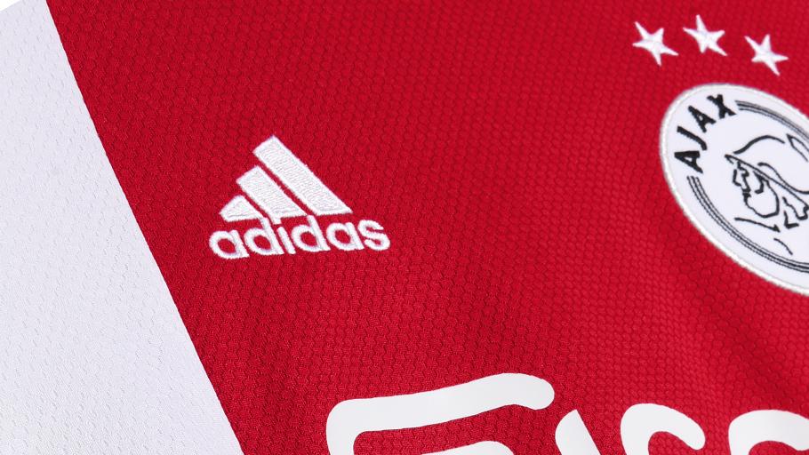 Algunos detalles de la playera del Ajax 