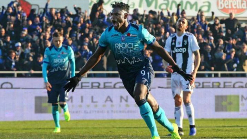 Duván Zapata celebra anotación contra la Juventus