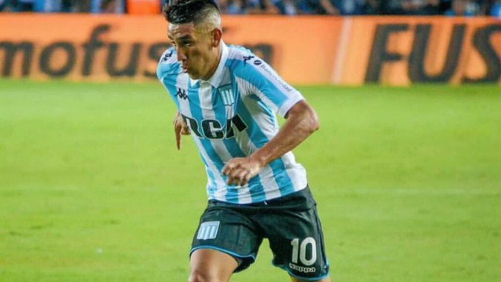 Ricardo Centurión durante un juego con Racing