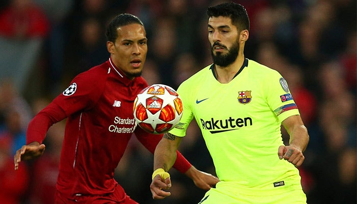 Luis Suárez en un partido de Champions 