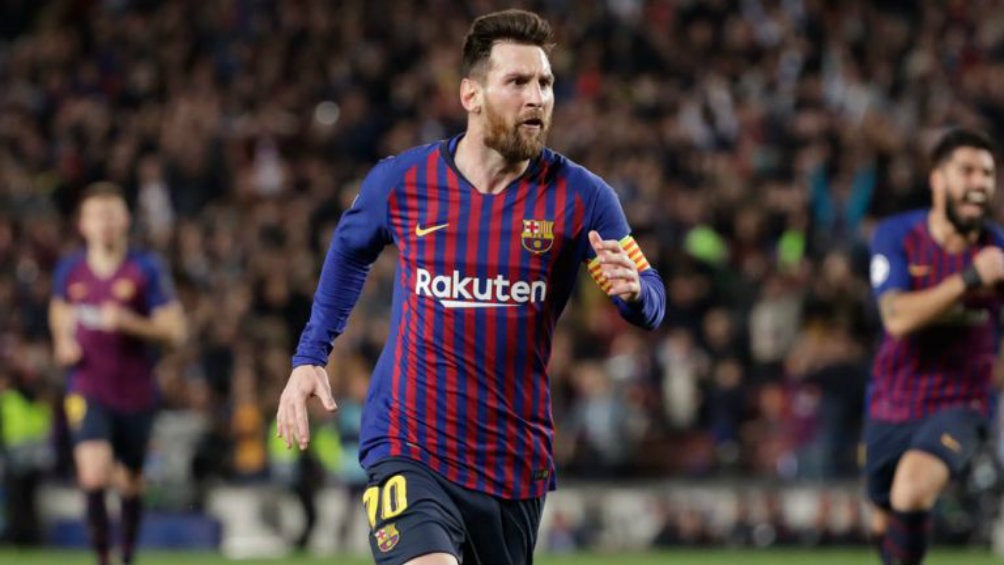 Messi celebra un tanto contra Liverpool en Champions