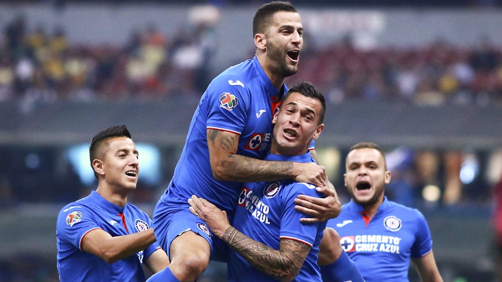 Cruz Azul celebra una anotación frente al América