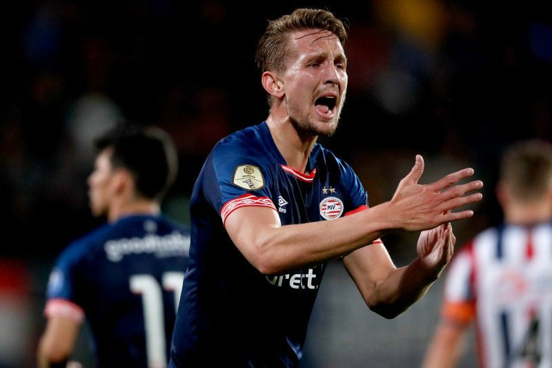 Luuk de Jong durante un juego del PSV