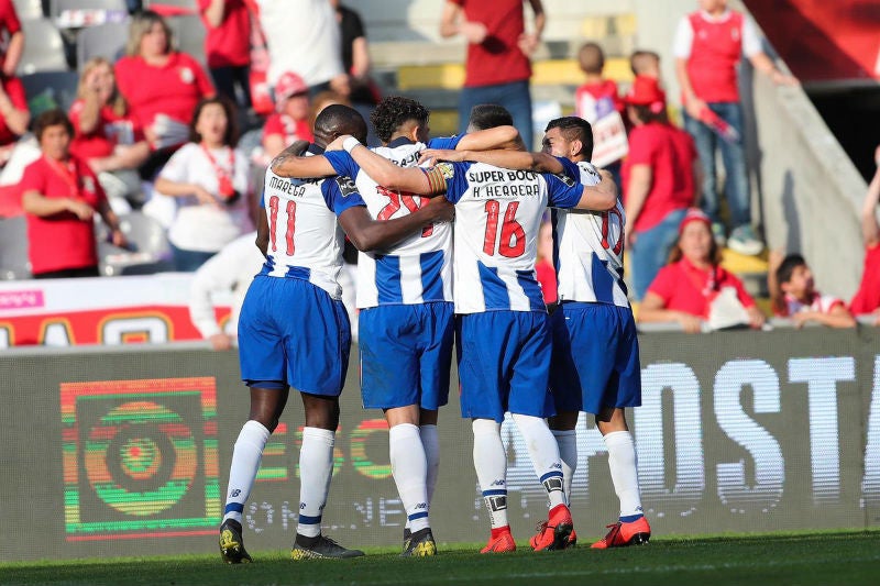 Jugadores del Porto celebran un gol