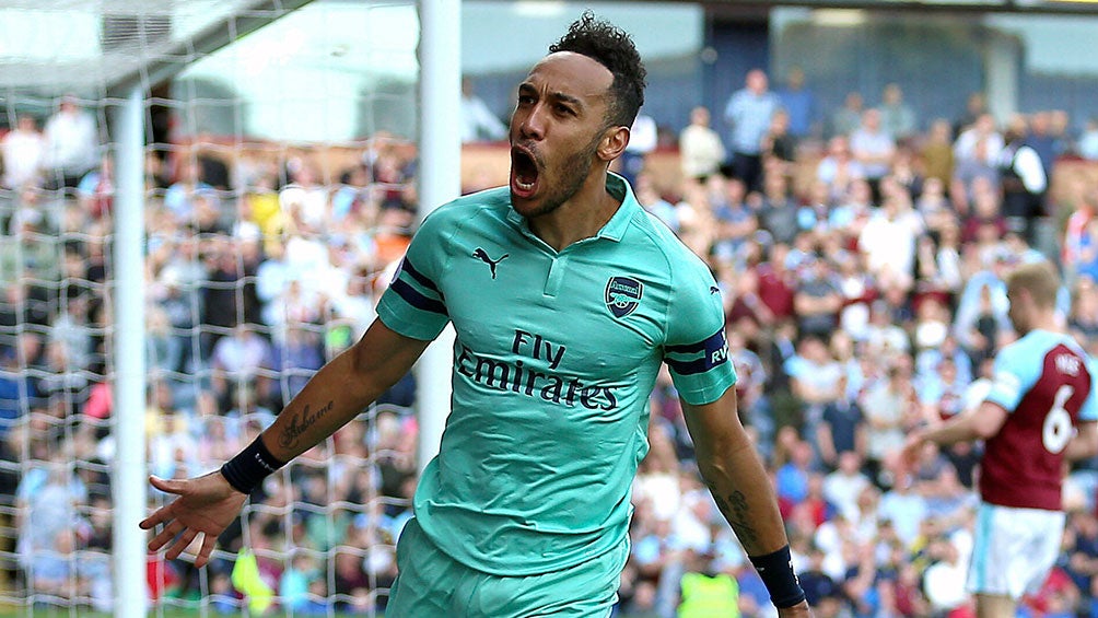 Pierre-Emerick Aubameyang festeja un gol con el Arsenal