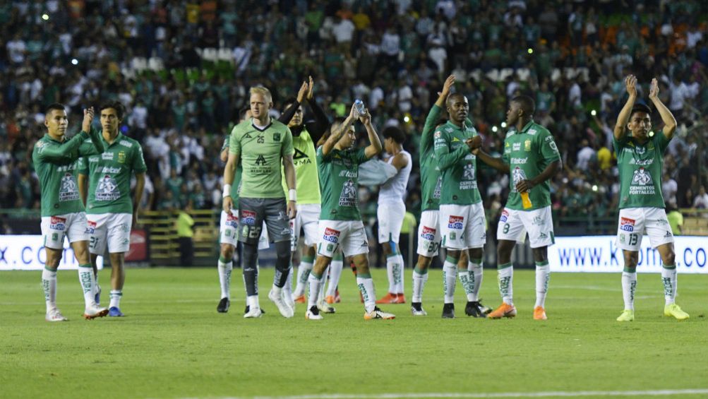 Jugadores de León celebran su pase a las 'Semis' del C2019