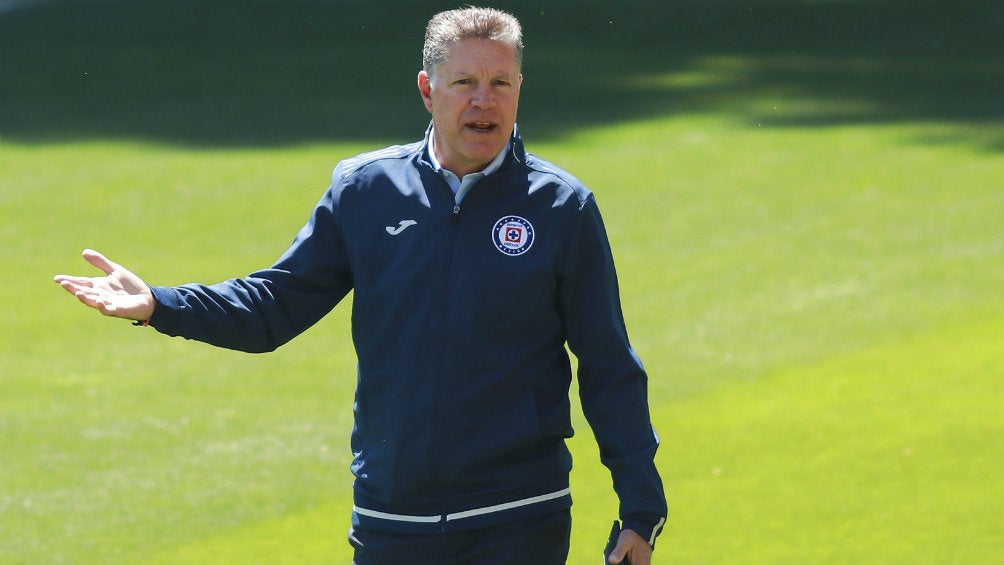 Ricardo Peláez durante un entrenamiento de Cruz Azul