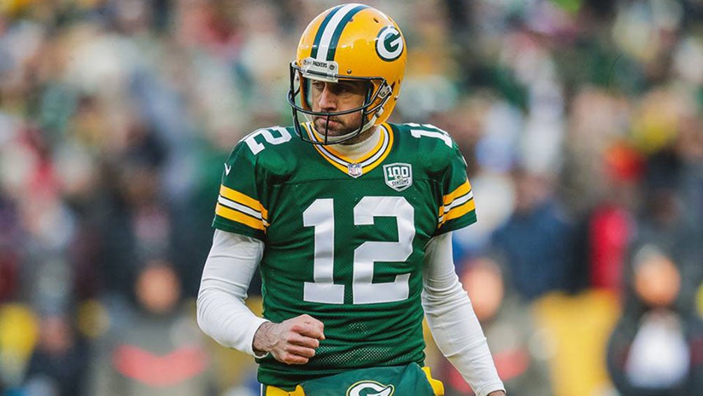 Aaron Rodgers en un partido con los Green Bay Packers