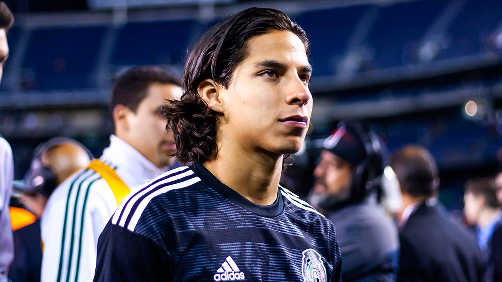 Lainez en un juego amistoso con el Tri 