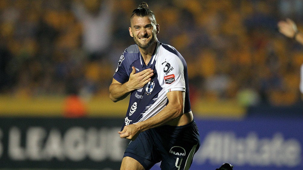 Nicolás Sánchez celebra una anotación frente a Tigres