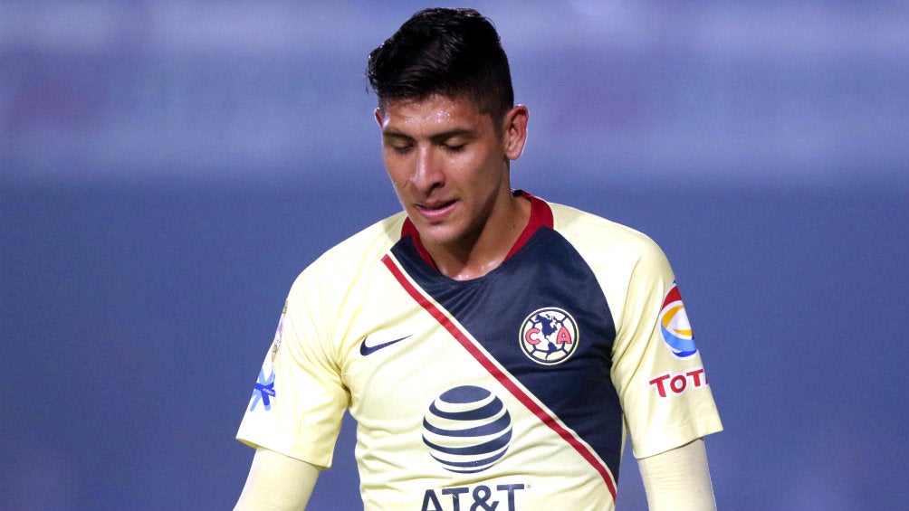 Edson Álvarez en lamento durante un encuentro ante Veracruz