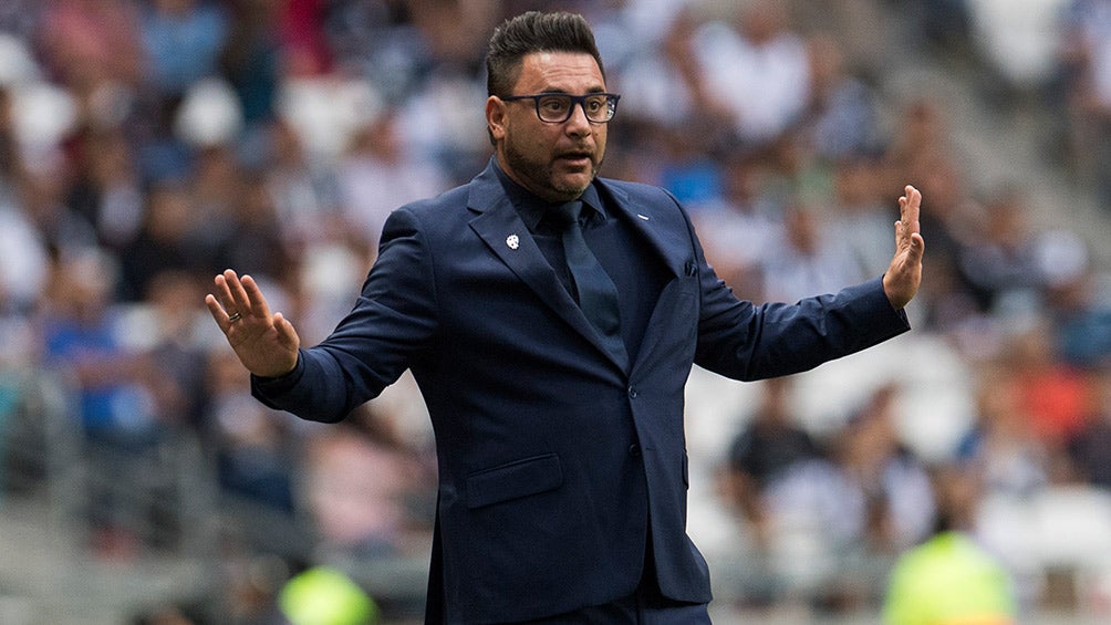 Antonio Mohamed, durante un juego de Monterrey en el BBVA