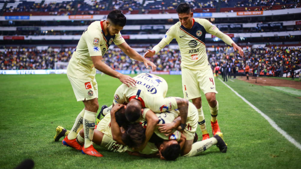 América celebra victoria en La Liga MX 