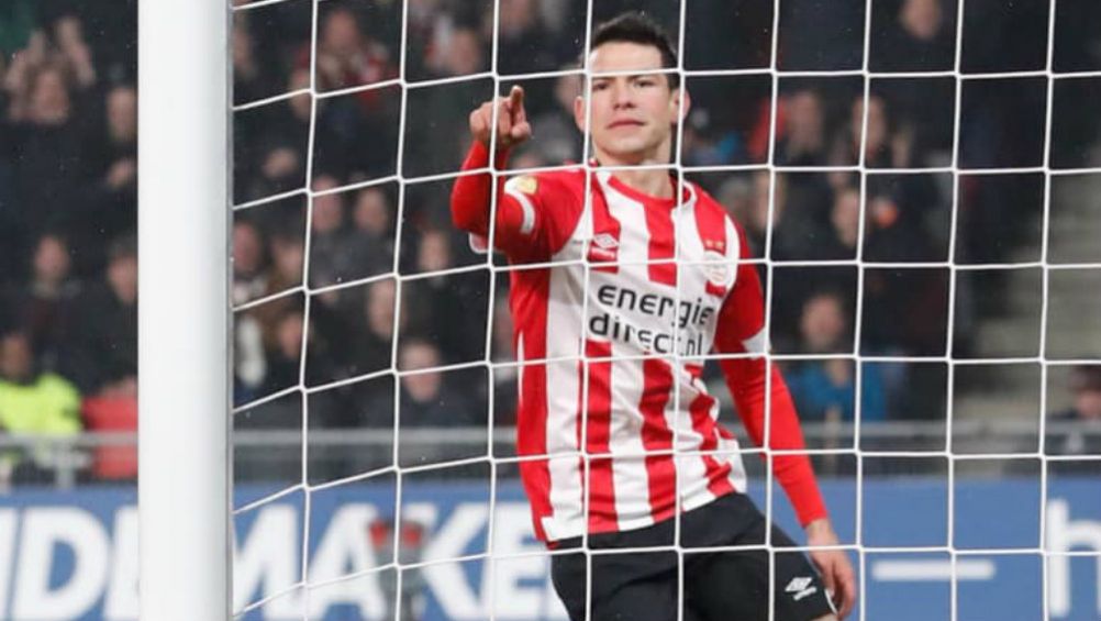 Lozano festeja gol con el PSV