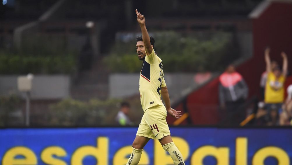 Oribe, durante un partido en el Azteca