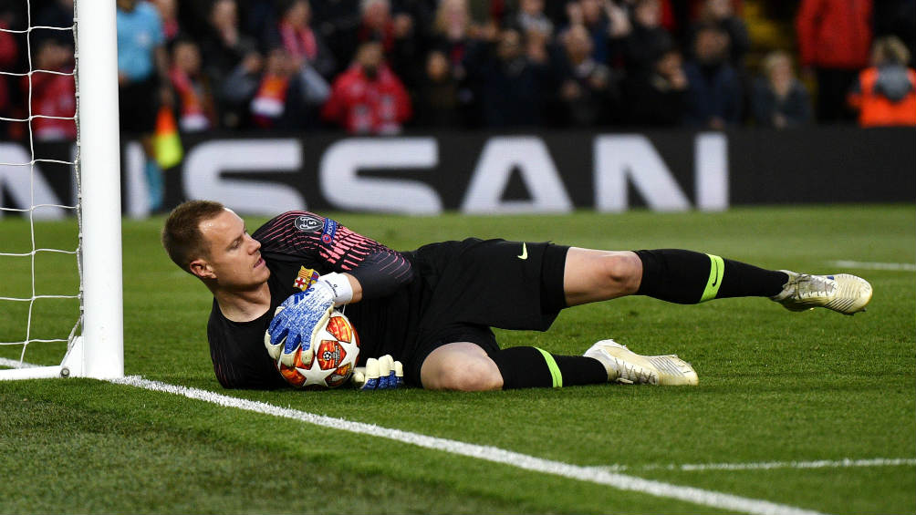 Ter Stegen detiene una llegada del Liverpool en Champions 