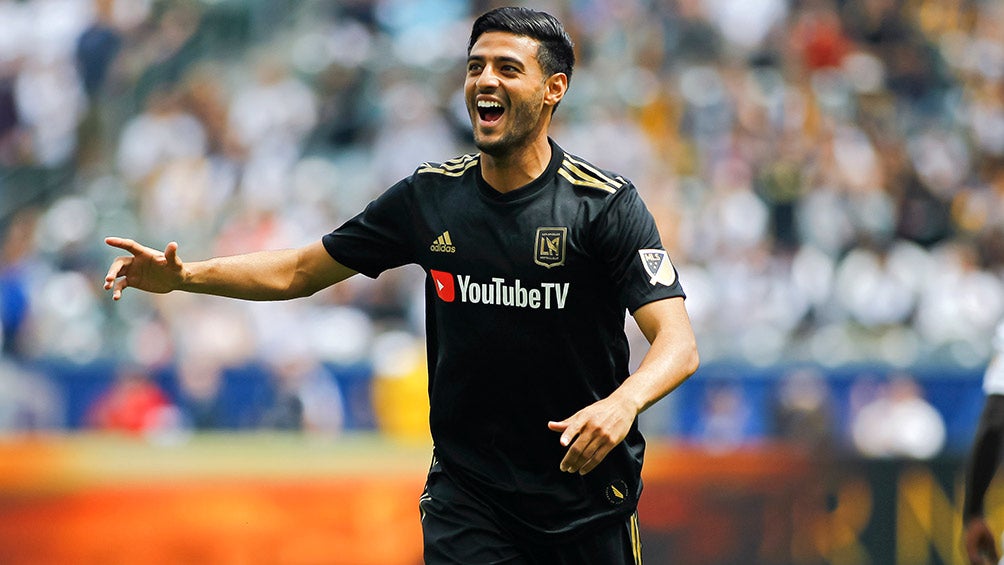 Carlos Vela celebra gol con el LAFC