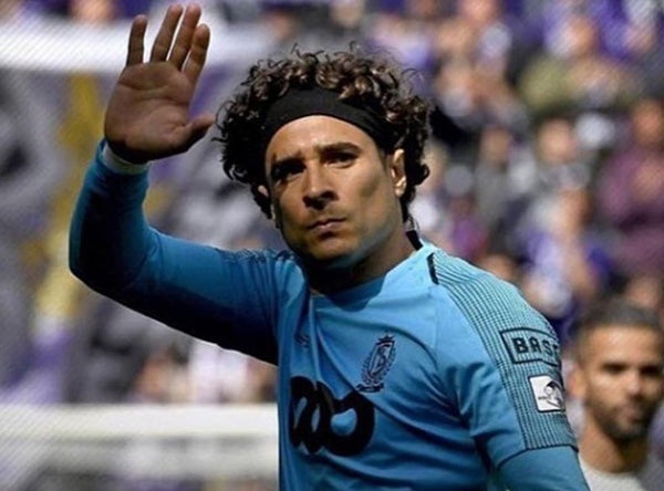 Ochoa agradece a los fans del Standard