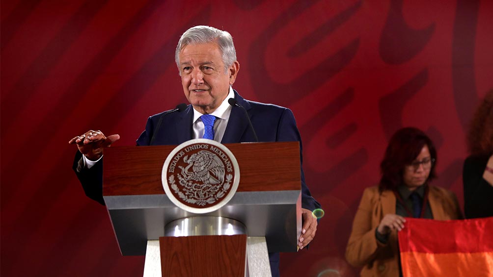 AMLO durante un conferencia de prensa 