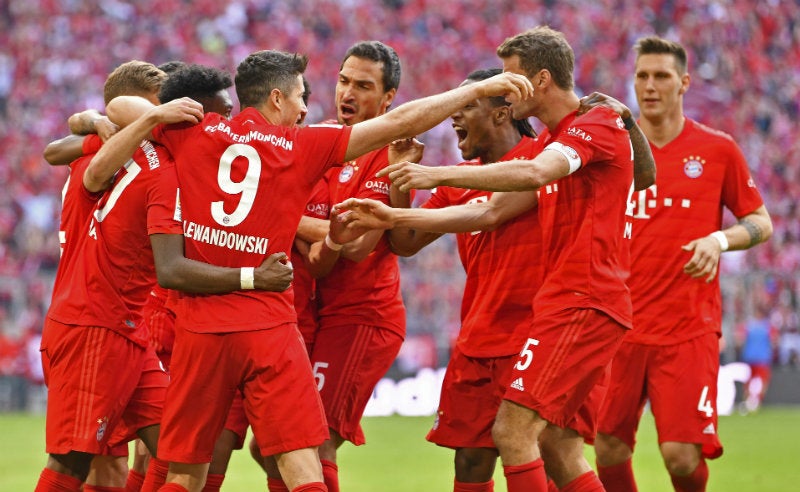 Jugadores del Bayern festejan un gol frente al Eintracht 