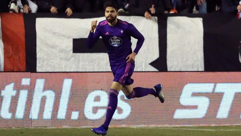 Néstor Araujo, durante un duelo con Celta de Vigo