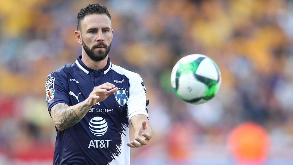 Miguel Layún en el partido contra Tigres