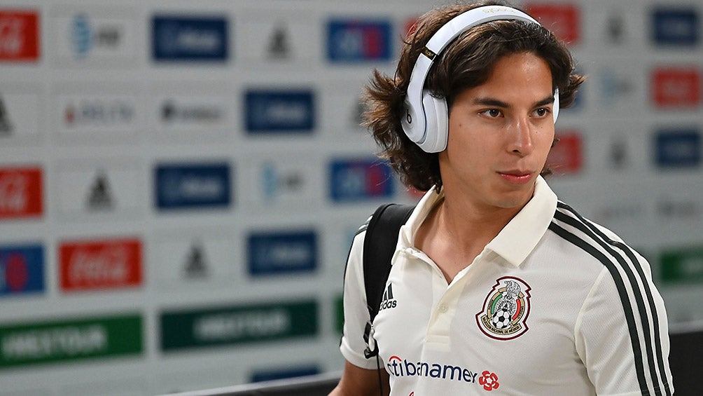 Diego Lainez con la camiseta de la Selección Nacional 