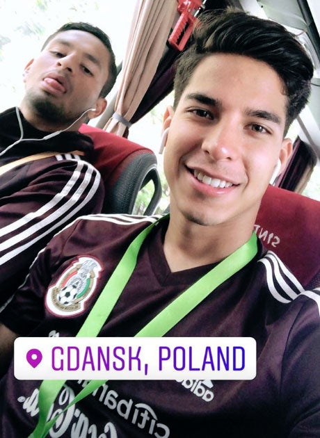 Diego Lainez en la concentración del Tri en Polonia