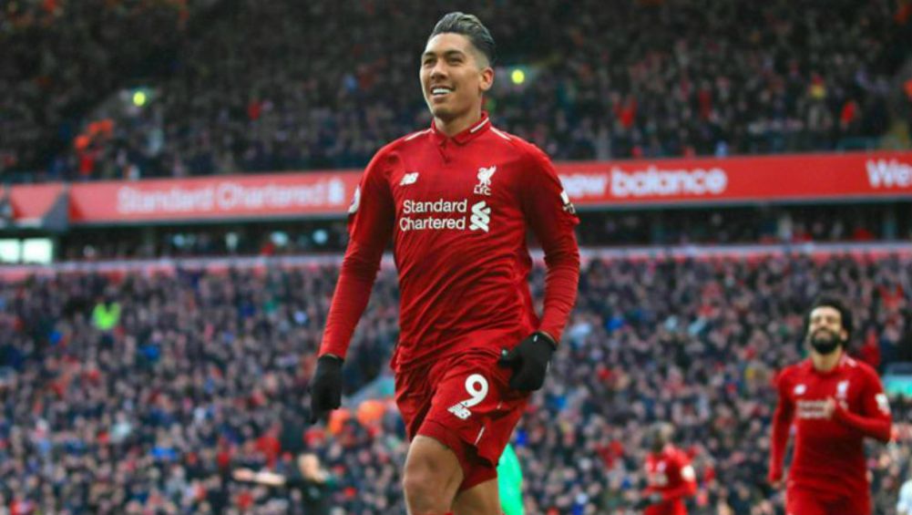 Roberto Firmino festeja un gol con el Liverpool