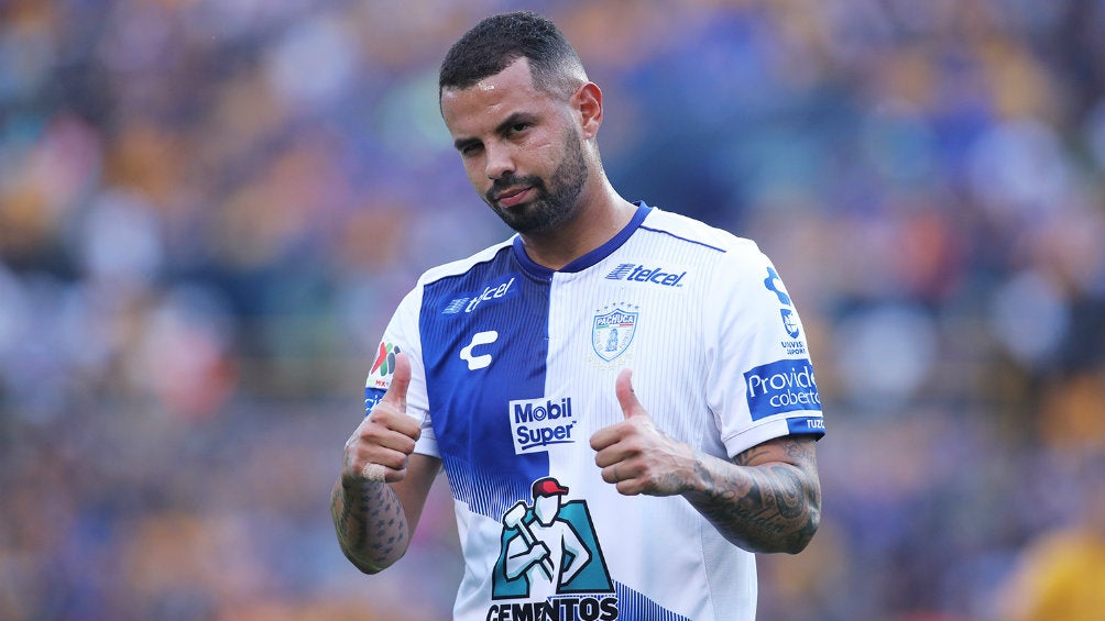 Edwin Cardona durante un partido contra Tigres 