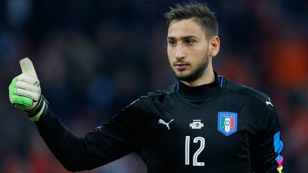 Gianluigi Donnarumma durante un juego de Italia