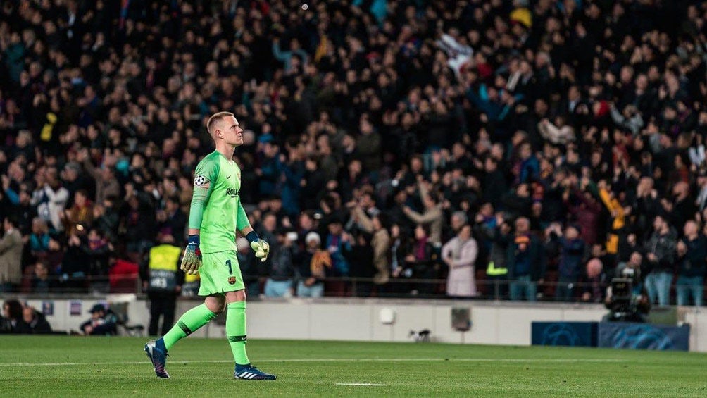 Ter Stegen abandona el campo tras un juego con el Barcelona 