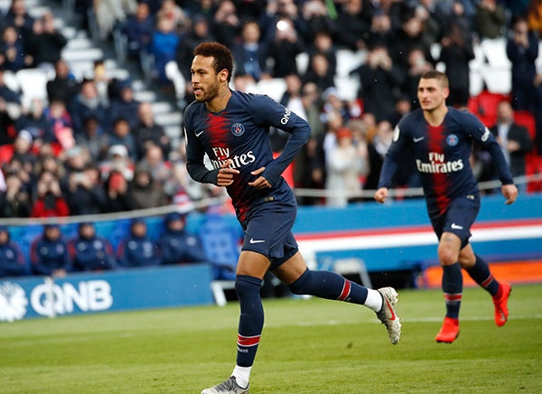 Neymar, durante un juego con el PSG