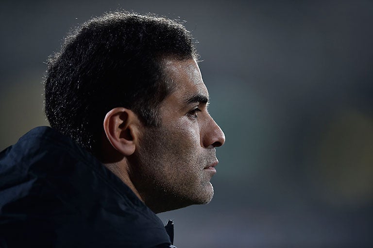 Rafa Márquez observa un duelo del Atlas